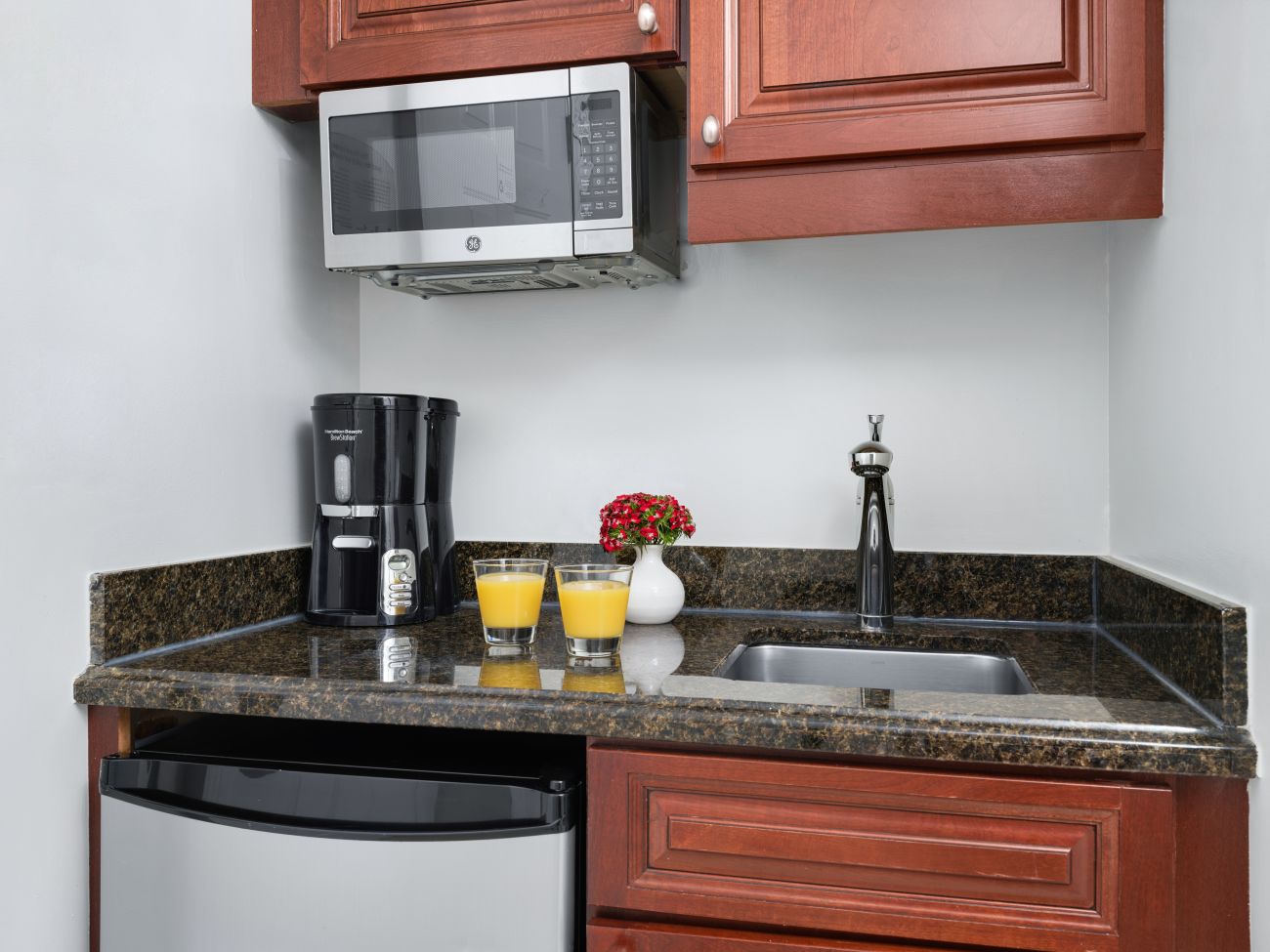 Guest Kitchenette